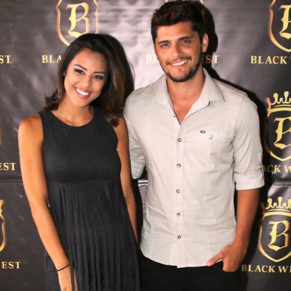 Bruno Gissoni e Yanna Lavigne estão morando juntos na Barra da Tijuca, na zona oeste do Rio, após o nascimento da filha