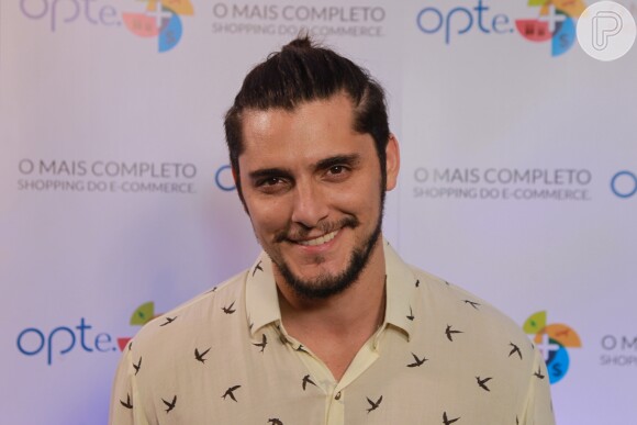 Bruno Gissoni atualmente está gravando o remake de 'Os Trapalhões', na TV Globo