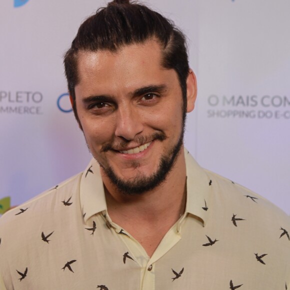 Bruno Gissoni atualmente está gravando o remake de 'Os Trapalhões', na TV Globo