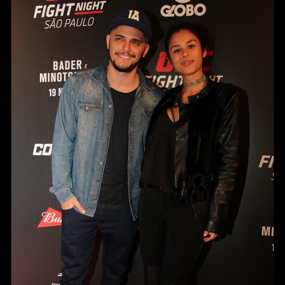 Bruno Gissoni deu a entender que não reatou o namoro com Yanna Lavigne