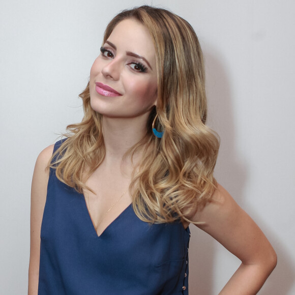 Sandy reprova postagem de fã com fotos do filho, Theo, pelo aniversário do menino nesta terça-feira, dia 27 de junho de 2017