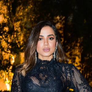 Anitta esteve no Marrocos com Pabllo Vittar, onde gravaram o clipe da música 'Sua Cara'