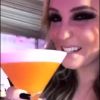 Larissa Manoela dançou funk e bebeu drink sem álcool na festa de 10 milhões de seguidores do Instagram, na última terça-feira, 26 de junho de 2017