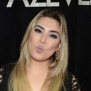 Naiara Azevedo mostrou rebolado em show dançando funk