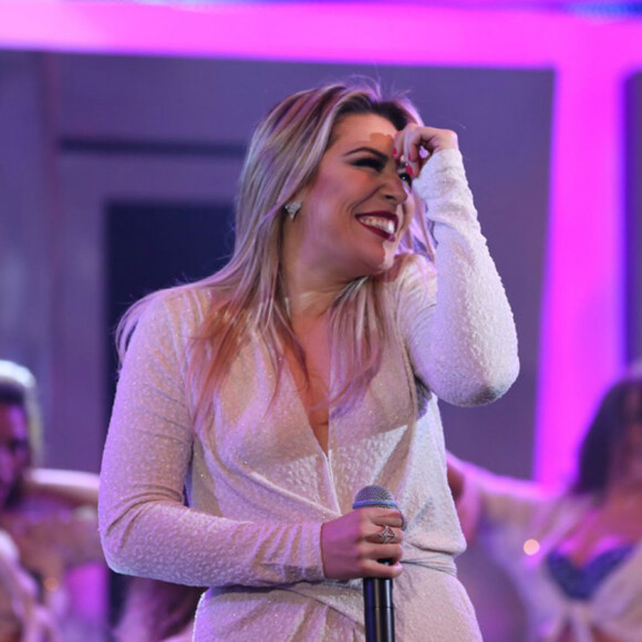 Naiara Azevedo falou que praticia exercícios durante os shows para manter boa forma