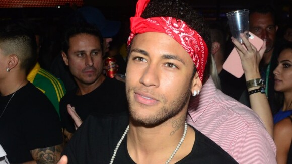 Modelo apontada como affair de Neymar está assustada com ataques na web: 'Medo'