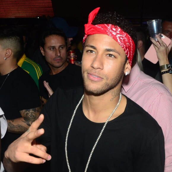 Após flagra com Neymar, modelo Gabriela Versiani sofre ataques na web: 'Medo'. Fonte do Purepeople revelou esta informação nesta quarta-feira, 28 de junho de 2017