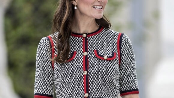 Kate Middleton usa vestido Gucci de R$ 8 mil em visita a museu. Fotos do look!