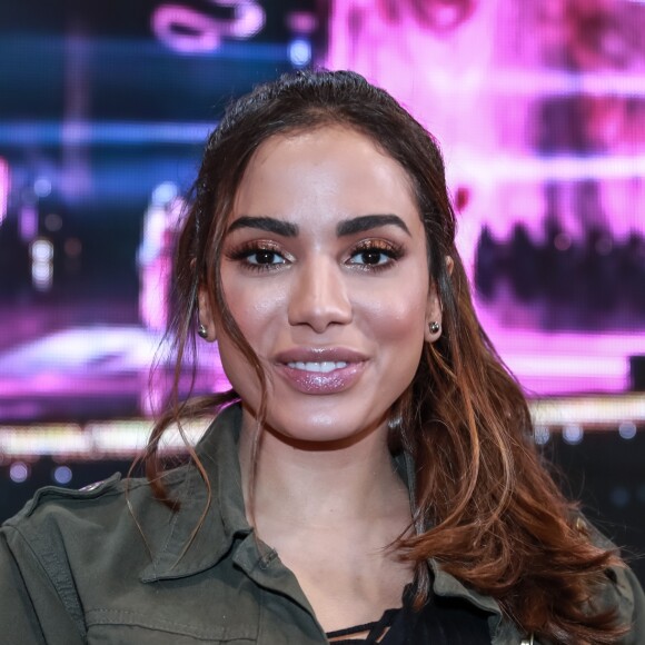 Anitta e affair, Thiago Magalhães, curtiram show de funk e pagode discretos no Rio, nesta quinta-feira, 29 de junho de 2017