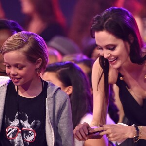 Shiloh, filha de Angelina Jolie e Brad Pitt, é adepta do estilo tomboy
