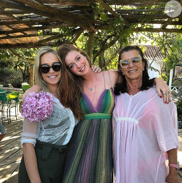 Marina Ruy Barbosa comemorou aniversário de 22 anos com a mãe, Gioconda, e a sogra, Vera, em Portugal