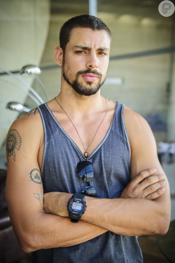 Cauã Reymond aparece com 14 tatuagens na seriado 'O Caçador', que estreia na Globo nesta sexta-feira, 11 de abril de 2014