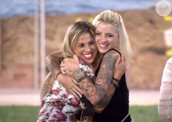 Fãs do casal 'Clanessa' se dividem e fazem campanha pela vitória de Vanessa na final do 'BBB14 - Big Brother Brasil', que acontece na terça-feira, 1 de abril de 2014