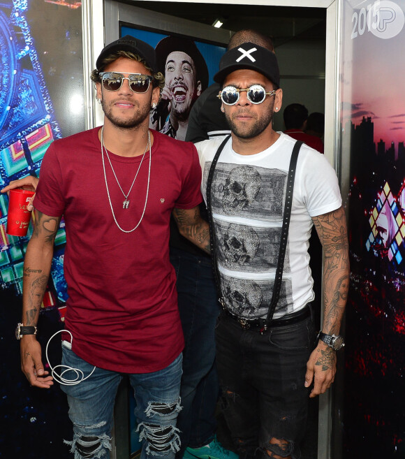 Neymar também esteve no evento com amigos no primeiro dia