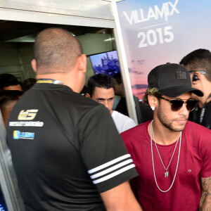 Neymar chega para segundo dia do Festival Villa Mix