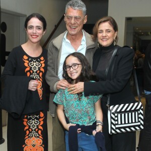 Silvia Buarque posou com Marieta Severo e Chico Buarque no lançamento do filme