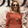 A atriz e modelo norte-americana Marisa Berenson prestigiou o desfile de alta-costura que celebrou os 70 anos da Dior, em Paris, na França, em 3 de julho de 2017