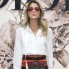 A influencer, blogueira e empresária brasileira Helena Bordon se jogou no estilo boho chic para o desfile de alta-costura que celebrou os 70 anos da Dior, em Paris, na França, em 3 de julho de 2017