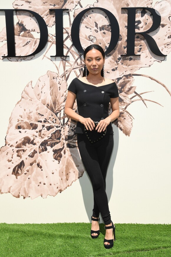 Wan Bao Bao, a 'Red Princess', prestigiou o desfile de alta-costura que celebrou os 70 anos da Dior, em Paris, na França, em 3 de julho de 2017