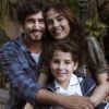 Na série 'Os Dias Eram Assim', Renato (Renato Góes) e Rimena (Maria Casadevall) já são pais de Valentim (Luiz Felipe Mello)