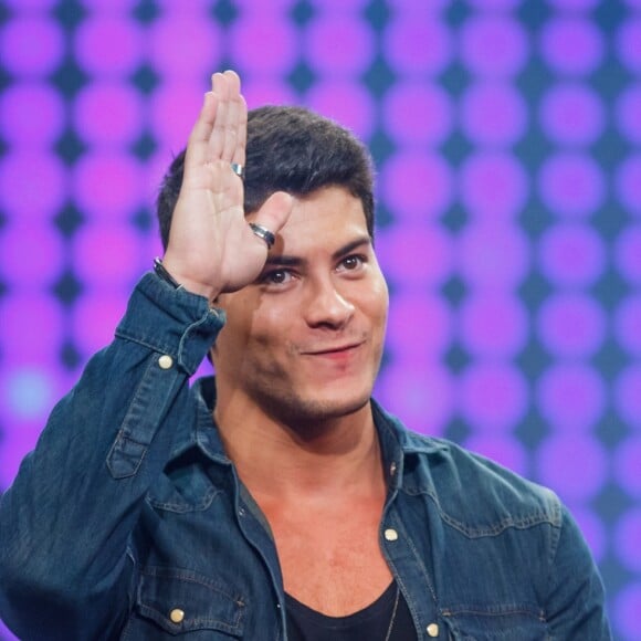 Arthur Aguiar foi criticado nas redes sociais por internauta por conta de sua voz