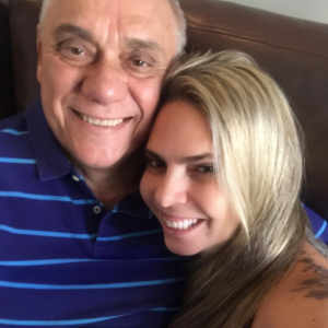 Namorada de Marcelo Rezende, Luciana Lacerda publicou foto ao lado do jornalista, com câncer, nesta quarta-feira, 5 de julho de 2017