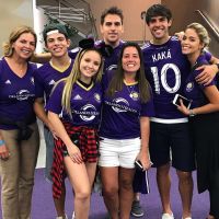Larissa Manoela e Thomaz Costa assistem Kaká jogar no Orlando City: 'Felicidade'