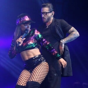 Após fazerem shows juntos no Brasil, Anitta mandou indiretas para Maluma no Twitter e o excluiu de suas redes sociais