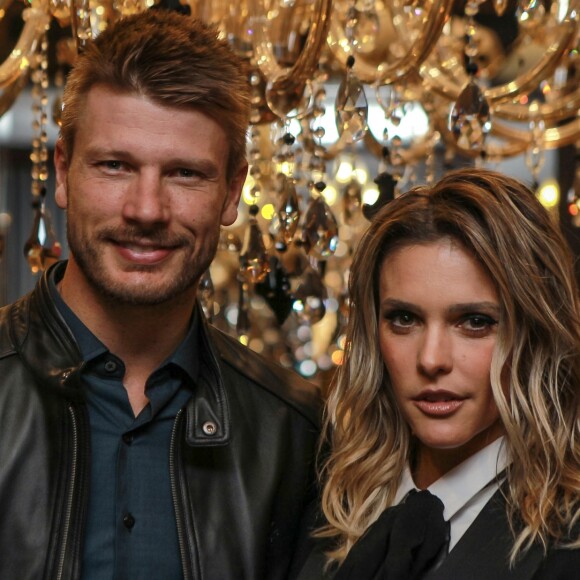 Fernanda Lima e Rodrigo Hilbert driblam a rotina para namorarem