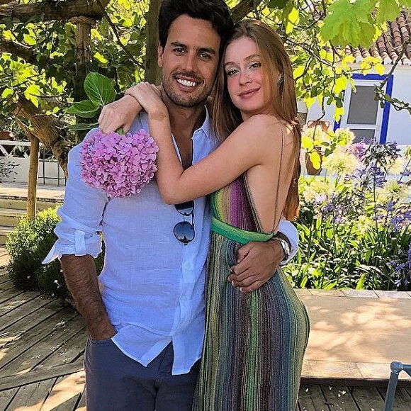 O vestido usado por Marina Ruy Barbosa fez sucesso entre suas seguidores. 'Que vestido maravilhoso, adorei', comentou uma fã