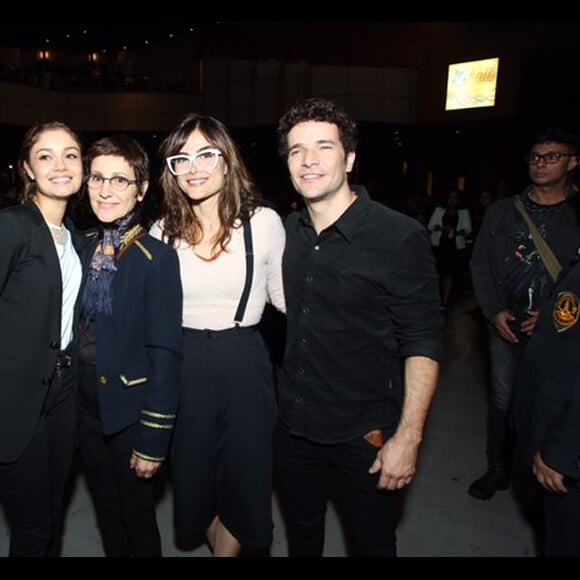 Sophie Charlotte e Daniel de Oliveira com Maria Casadevall e Cássia Kis