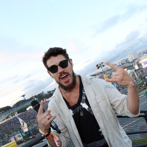 José Loreto pediu privacidade neste momento delicado