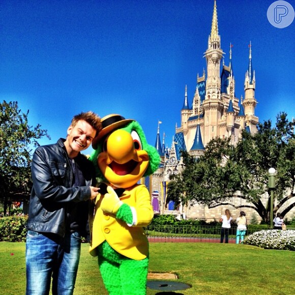 Michel Teló também visitou a Disney, nos Estados Unidos