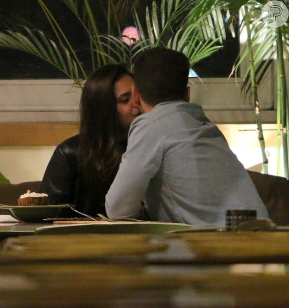 Jessika Alves é fotografada aos beijos com o namorado, Ibraim Lopes