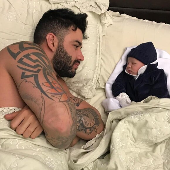 Gusttavo Lima disse que não tem dormido desde o nascimento do filho, Gabriel