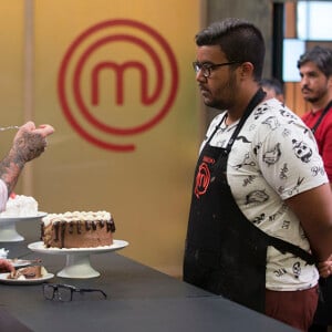 No 'MasterChef', Leonardo ficou entre os dois piores da prova de eliminação com Fabrizio