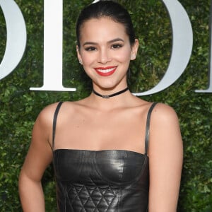 Bruna Marquezine é fã da moda: 'Eu acredito que moda é um tipo de arte. Adoro moda assim como adoro arte'