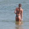 Mariana Goldfarb esbanjou boa forma na praia do Rio nesta quinta-feira, 13 de julho de 2017