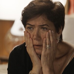 Silvana (Lilia Cabral) se desespera ao constatar que está presa na casa de jogos, na novela 'A Força do Querer'