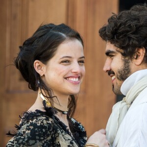 Domitila (Agatha Moreira) é amante de Dom Pedro I (Caio Castro) na novela 'Novo Mundo'