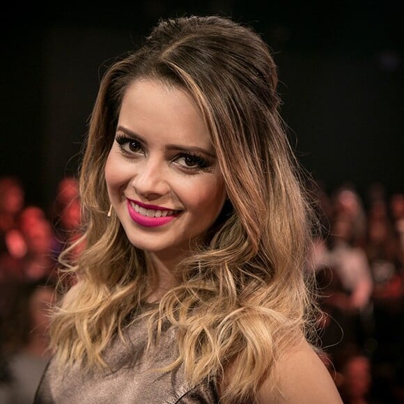 Fã de Sandy lamentou o pedido da cantora: 'Poxa vida. Sério mesmo? Fiz com tanto carinho e amor que tenho por você e toda a sua família. Cuidei para pegar somente fotos que já saíram na mídia e a maioria no 'Tamanho Família', que saiu na TV'