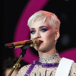 Katy Perry elogiou Gretchen após dançarina estrelar vídeo da música 'Swish Swish'