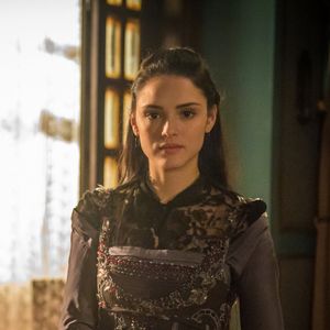 Anna (Isabelle Drummond) pede que o ministro lhe conceda a separação, mas após o anúncio da decisão diz a Joaquim (Chay Suede) que eles precisam mandar Thomas (Gabriel Braga Nunes) para a cadeia, na novela 'Novo Mundo'