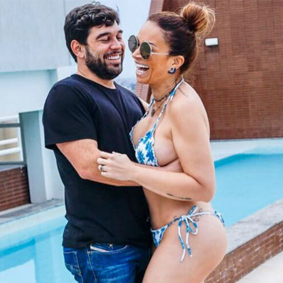 Solange Almeida montou a cerimônia de casamento com ajuda do empresário Leandro Andriani