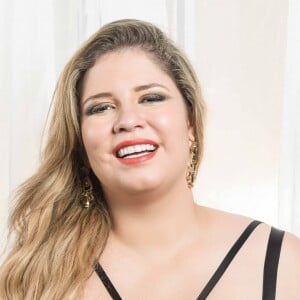 Marília Mendonça posou de calcinha e sutiã para a grife Nayane Rodrigues Lingerie