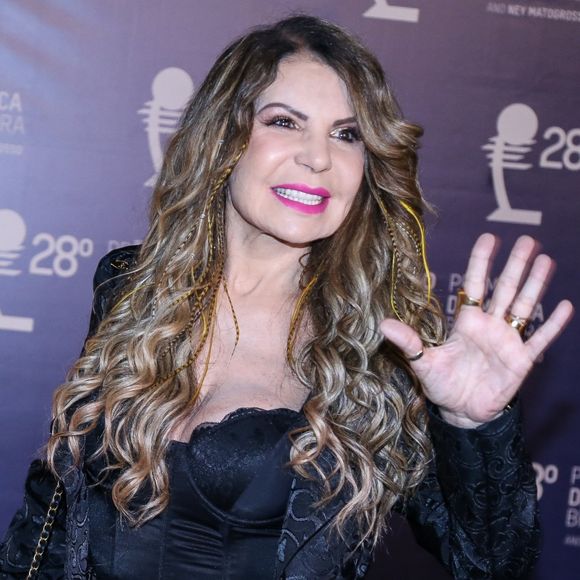 Veja os looks de Elba Ramalho e mais famosas na 28ª edição do Prêmio da Música Brasileira, no Teatro Municipal, no Rio de Janeiro, na noite desta quarta-feira, 19 de julho de 2017