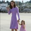 Para se despedir da Alemanha, Kate Middleton escolheu vestido lilás Emilia Wickstead

 