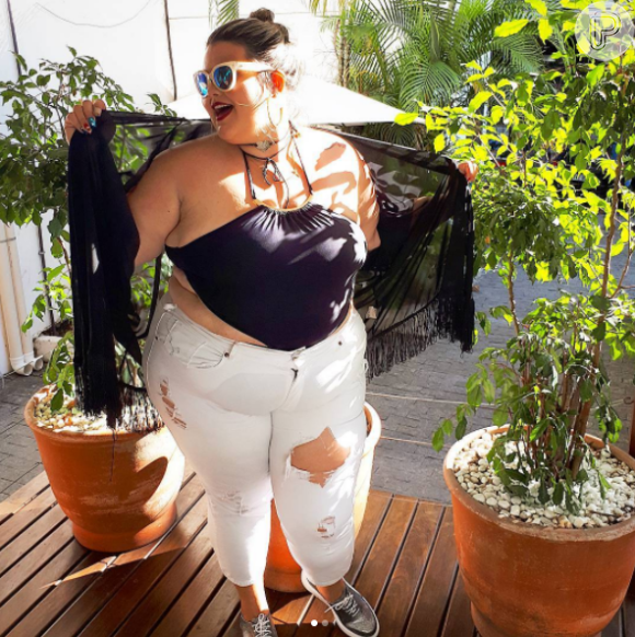 Thaís Carla faz sucesso com seus looks no Instagram. Seguidores pedem conselho de moda a dançarina nas redes sociais