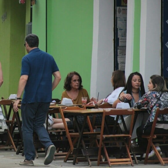 William Bonner ironizou ao ser perguntado por um internauta quando ia apresentar Natasha Dantas