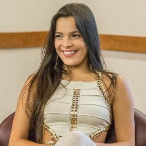 Ex-BBB Emilly se tornou amiga da dona de casa, Luciene Santiago, de 47 anos, e a vêm ajudando financeiramente com um tratamento para perder peso